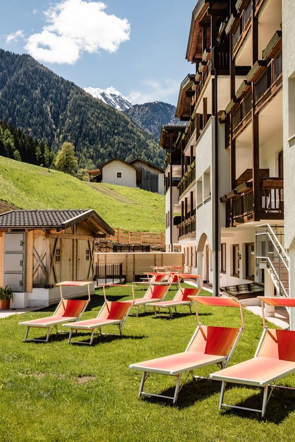 Hotel Almina Racines Exterior foto